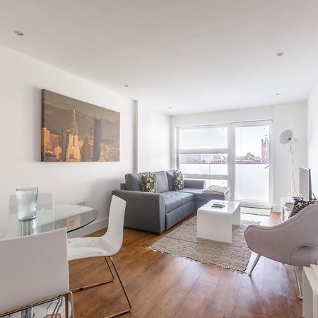 Luxury 2-Bed Flat Parking And Close To The Tube Λονδίνο Εξωτερικό φωτογραφία