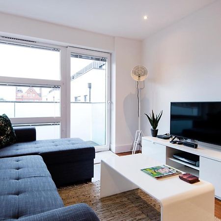 Luxury 2-Bed Flat Parking And Close To The Tube Λονδίνο Εξωτερικό φωτογραφία
