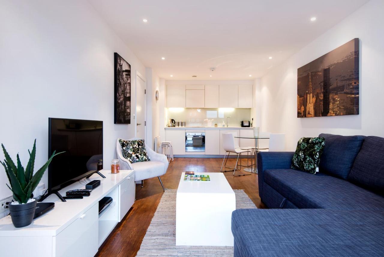 Luxury 2-Bed Flat Parking And Close To The Tube Λονδίνο Εξωτερικό φωτογραφία