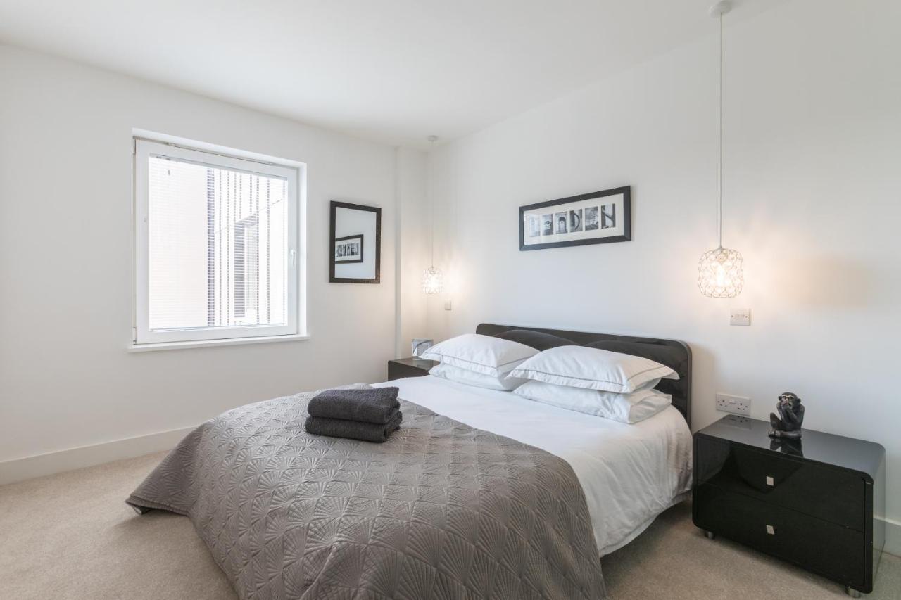 Luxury 2-Bed Flat Parking And Close To The Tube Λονδίνο Εξωτερικό φωτογραφία