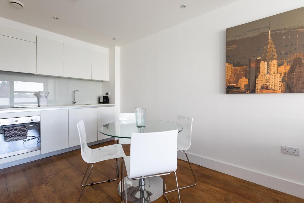 Luxury 2-Bed Flat Parking And Close To The Tube Λονδίνο Εξωτερικό φωτογραφία